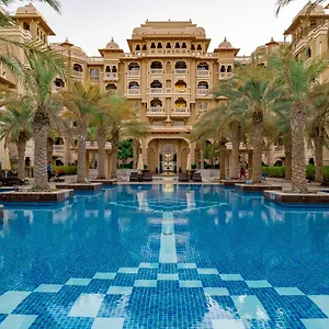 Apartment Higuests - Luxurious 1br In Palms With Private Beach Access, Dubai